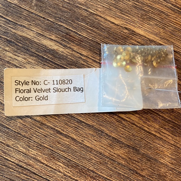 Purse NWT - Picture 5 of 12